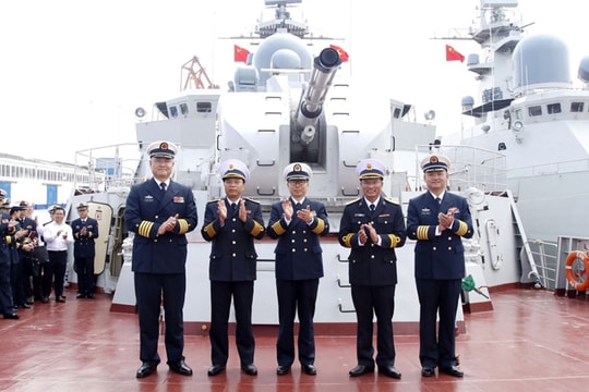 Hải quân Việt Nam - Trung Quốc lần đầu tập bắn đạn thật chống cướp biển