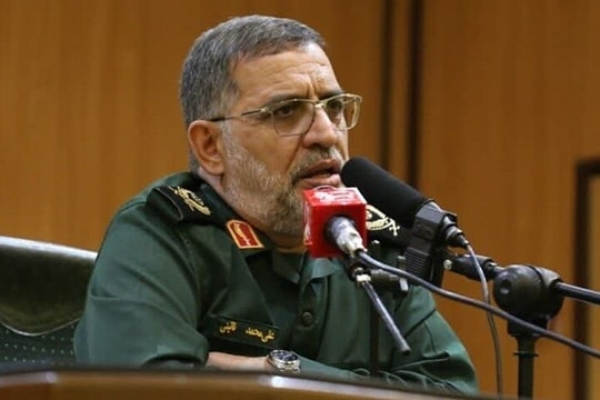 Iran thách ông Trump điều tàu chiến đi qua Eo biển Hormuz