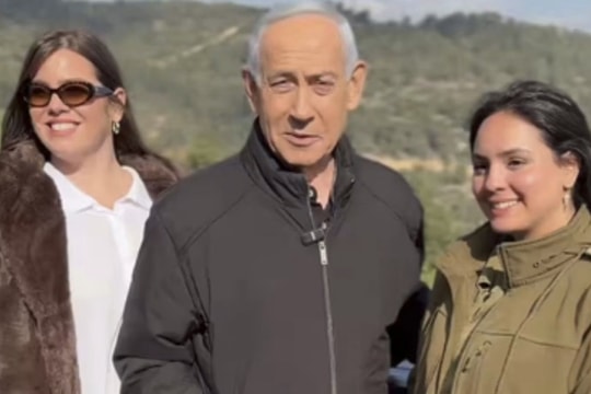 Thủ tướng Israel tiếp tục đăng video chứng minh mình còn sống