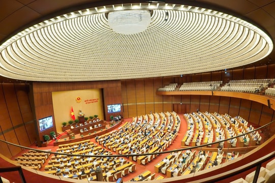 Bộ Chính trị yêu cầu tổng rà soát hệ thống văn bản quy phạm pháp luật