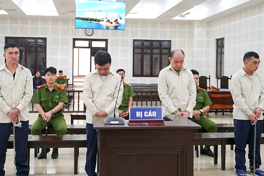 Mâu thuẫn tiền thuê nữ tiếp viên 'rót bia', 4 người lĩnh án tù