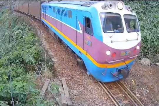 Đường sắt qua đèo Hải Vân hoạt động trở lại