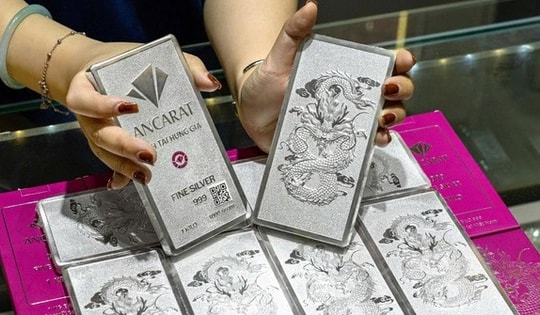 Giá bạc hôm nay (16/3): Giảm mạnh trong khi tình hình Trung Đông ngày càng căng thẳng