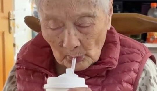 Bí quyết sống thọ "dễ như ăn bánh" của cụ bà 100 tuổi