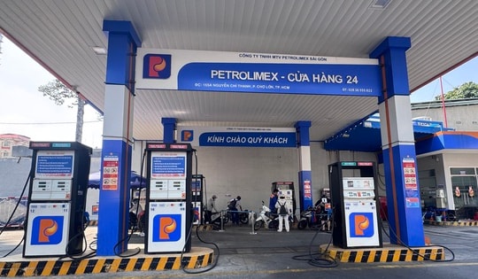 Vì sao các nước xả kho, giá dầu thế giới vẫn tăng cao?