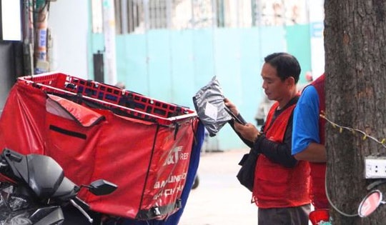 Hơn nửa năm thực hiện, người bán hàng vẫn rối bời với quy định xuất hoá đơn từng lần