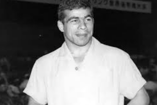 Đô vật huyền thoại Iran được ví như anh hùng dân tộc, võ sĩ Nga phải nể phục