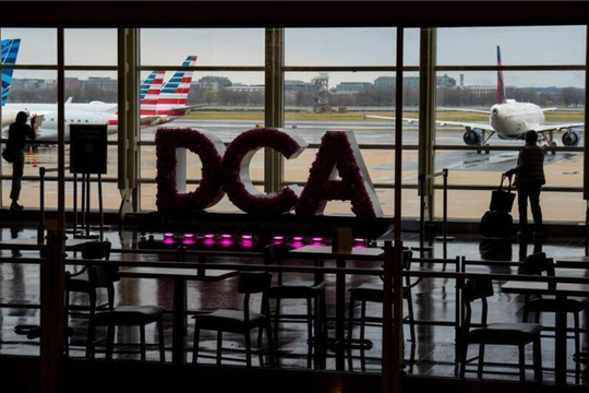 Mỹ: Bão mùa đông càn quét, hơn 12.500 chuyến bay bị ảnh hưởng