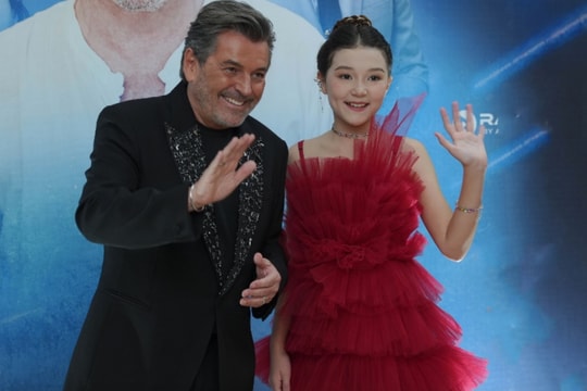 'Thần đồng' thạo 4 ngôn ngữ, từng chung sân khấu với huyền thoại Modern Talking