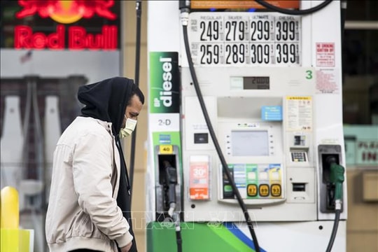 Giá dầu diesel tại Mỹ vượt ngưỡng 5 USD/gallon
