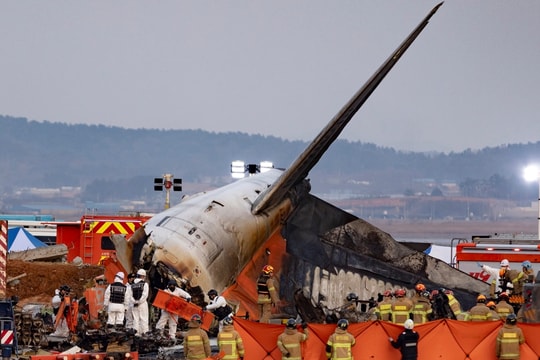 Vì sao vật thể lạ có thể làm tê liệt sân bay?