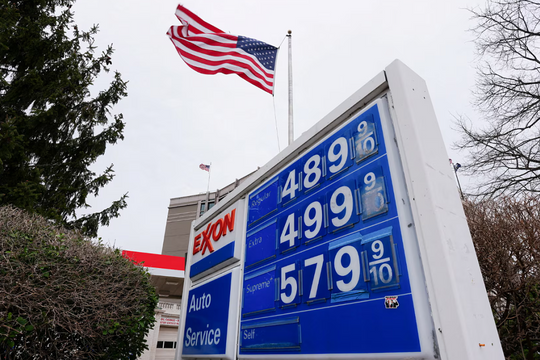 Giá xăng tại Mỹ lên cao nhất gần 3 năm