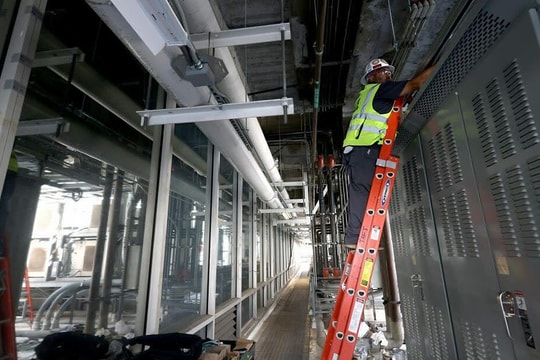 Cơn sốt AI kéo Gen Z vào nghề thợ điện