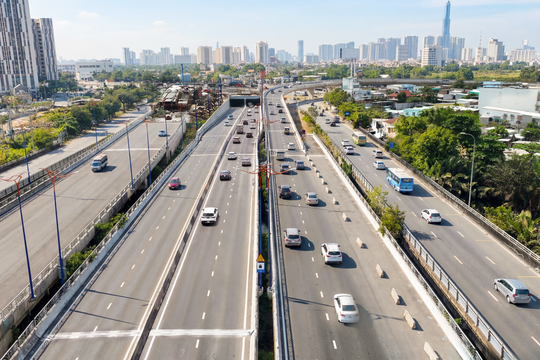 Hạ tầng giao thông góp phần định hình diện mạo khu Đông TP HCM