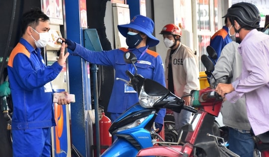 Thủ tướng chỉ đạo Bộ Tài chính, Bộ Công Thương về điều hành giá xăng dầu