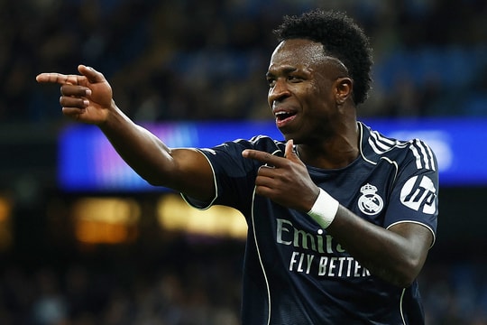 Kết quả Man City 1-2 Real Madrid: Silva nhận thẻ đỏ, Vinicius lập cú đúp