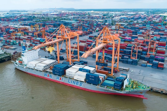 Ngành cảng biển trước cơ hội tăng trưởng và thách thức mới