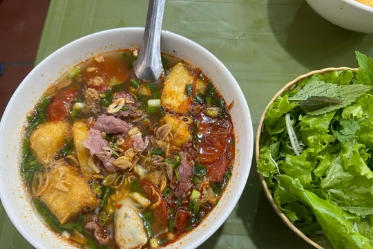 Tranh cãi quán bẩn vẫn đông khách vì đồ ăn ngon