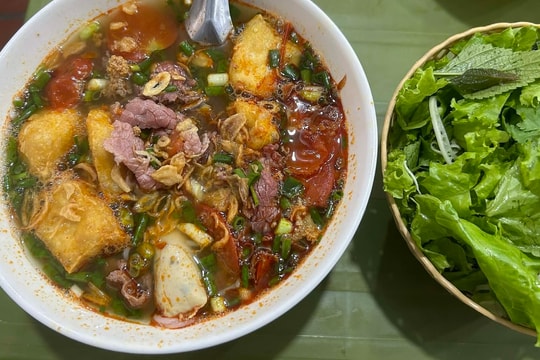 Tranh cãi quán ăn bẩn vẫn được dung túng