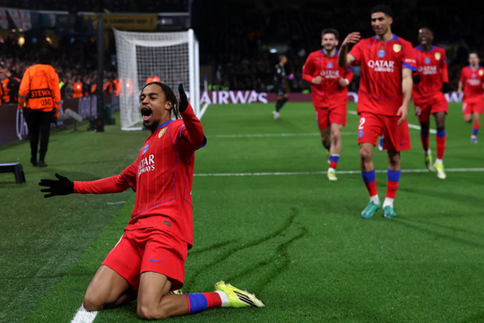PSG vùi dập Chelsea ở Champions League