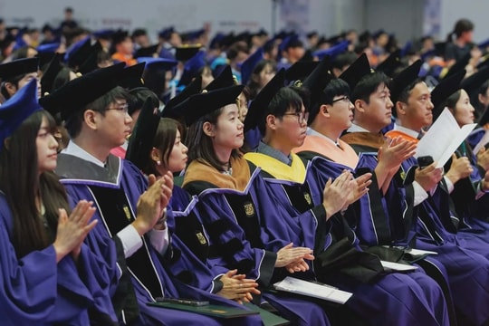 Số tiến sĩ tăng kỷ lục ở Hàn Quốc, nhiều người nhận lương thấp