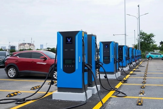 Sắp có 99 'siêu trạm sạc' cho xe điện trên toàn quốc