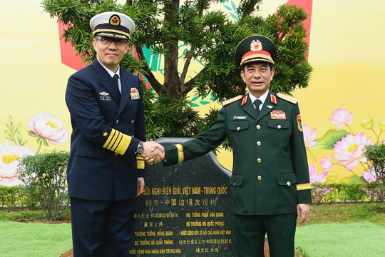 Bộ trưởng Quốc phòng Việt - Trung dự giao lưu tại Móng Cái