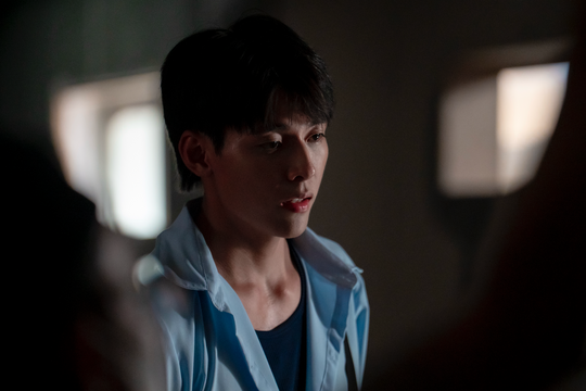 Nam chính 'Thỏ ơi' nhận lỗi vì diễn dở trong bộ phim Việt nhảm nhí