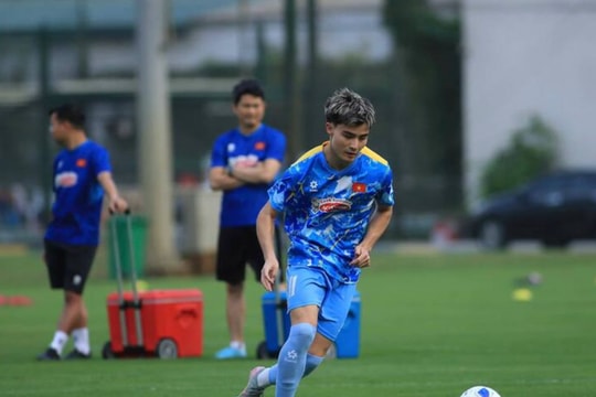 Tiền đạo Việt kiểu Antonio Moric: 'Cầu thủ tôi thích nhất là Đình Bắc'