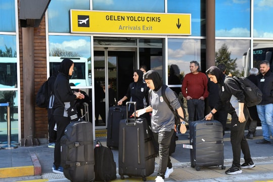 Tuyển bóng đá nữ Iran từ chối tị nạn tại Australia, về nước an toàn