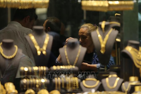 Giá vàng sáng 19/3 'bốc hơi' hơn 5 triệu đồng/lượng