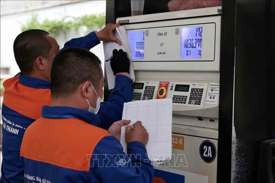 Xử lý nghiêm hành vi buôn lậu, vận chuyển trái phép xăng dầu qua biên giới