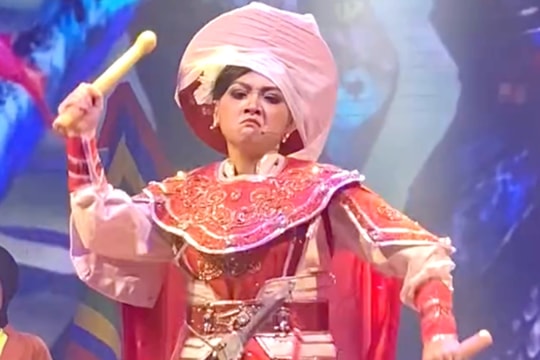 Tiết mục 'Tiếng trống Mê Linh' của cháu gái Vũ Linh bị tuýt còi