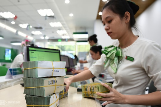 Lãi suất tiết kiệm lên 8% một năm