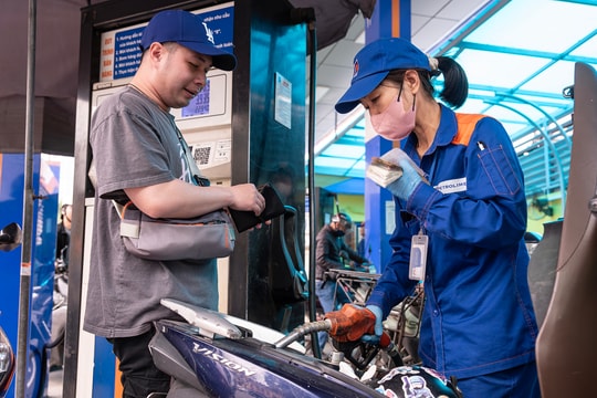 Giá xăng tăng hơn 5.100 đồng