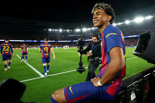 Barca thắng Newcastle 7-2 ở Champions League