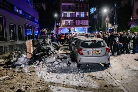 Vợ chồng già Israel thiệt mạng vì tên lửa mang đầu đạn chùm Iran