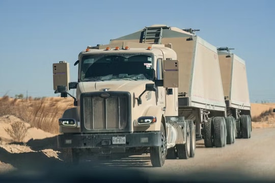 Xe siêu trường tự chuyển hàng không cần tài xế