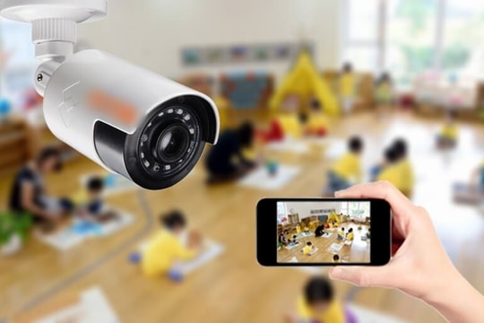 'Tội nghiệp cô giáo mầm non bị phụ huynh soi camera cả ngày'
