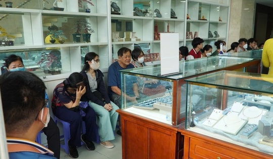 Tối 19-3, giá vàng, bạc chưa ngừng đà lao dốc không phanh