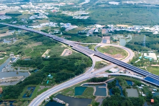 Khu Tây TP.HCM: Dòng tiền đổ về mạnh nhưng sức mua vẫn dồn vào trung tâm