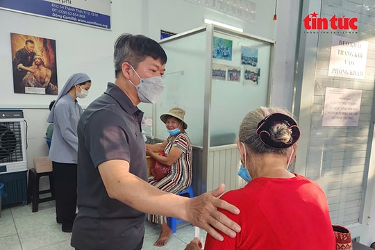 Gieo yêu thương từ phòng khám miễn phí giữa đời thường