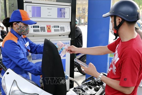 Quản lý xăng dầu thông qua tiêu chuẩn, hướng tới tăng trưởng xanh, bền vững