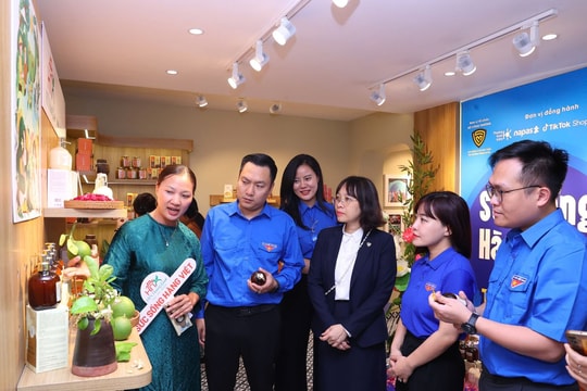 Khai mạc không gian trưng bày, livestream 'Sức sống hàng Việt' lần thứ 3