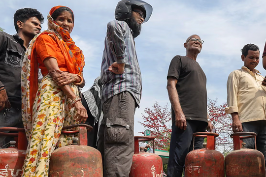 Cuộc sống bế tắc vì thiếu gas ở Ấn Độ