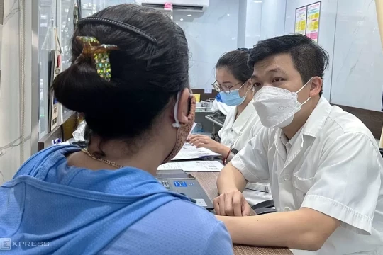 Bác sĩ cảnh báo 'bẫy tâm lý' khiến nhiều người sập bẫy thuốc gia truyền giả