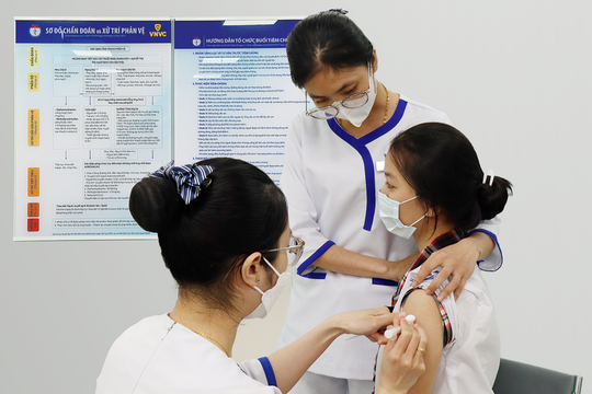 Tiêm vaccine HPV có khiến trẻ bị lùn?