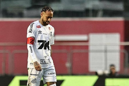 Neymar 'rất buồn' vì quyết định của Ancelotti