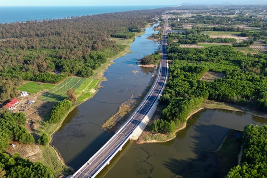 Diện mạo đường ven biển Quảng Ngãi