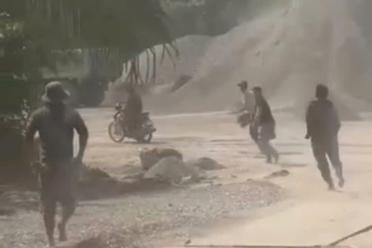 Hai nhóm hỗn chiến ở bãi đá